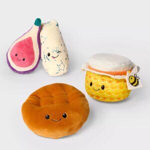 Gigglescape Fig, Blue Cheese, Honey, Round Cracker 4pc Charcuterie Box Plush Set